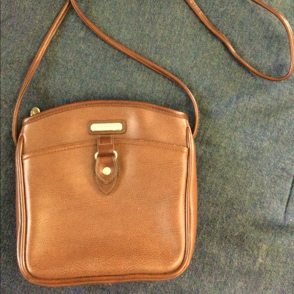 Liz Claiborne Brian leather cross body purse